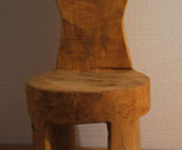 Krzesełko rzeźbione